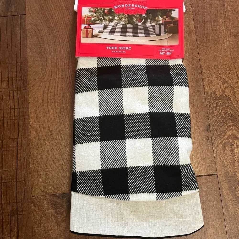 NWT wondershop 48” buffalo plaid ivory black Christmas tree skirt decor